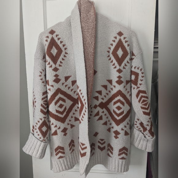 Oliver.O by escio Sweaters - Oliver.O by Escio oversized cozy cardigan / geometric print